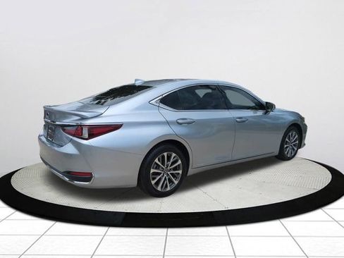 Used 2022 Lexus ES 300h w/ Premium Package FWD image 4