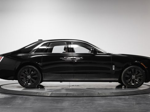 Used 2022 Rolls-Royce Ghost image 18