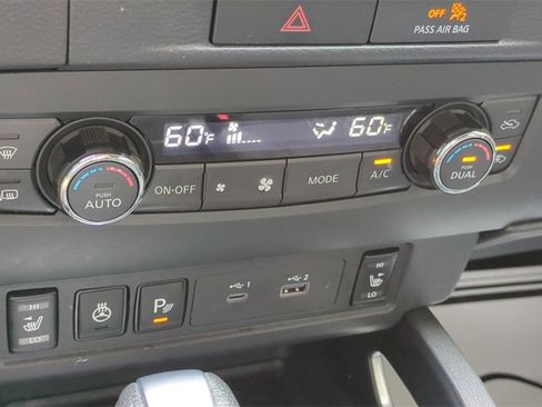 Used 2023 Nissan Frontier SV w/ SV Convenience Package image 18