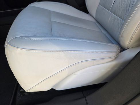 Used 2025 Cadillac Lyriq Luxury image 13