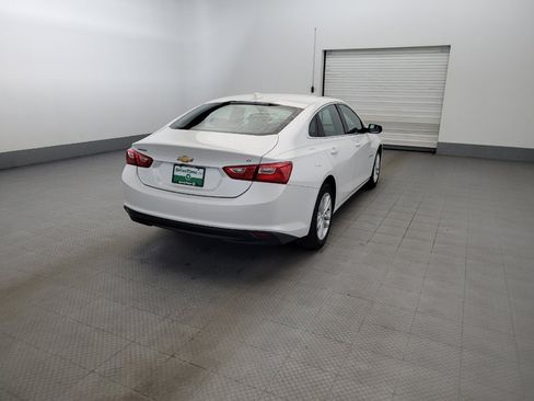Used 2017 Chevrolet Malibu LT FWD image 9