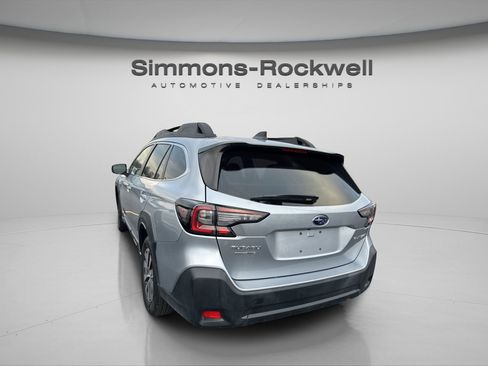 Used 2024 Subaru Outback Premium image 11