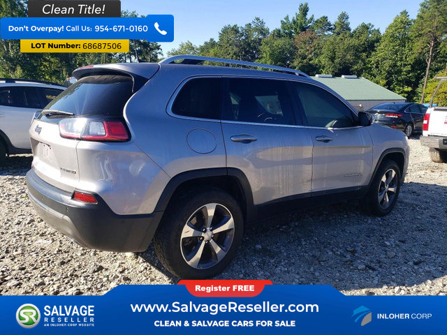 Used 2019 Jeep Cherokee Limited w/ Luxury Group AWD/4WD image 4