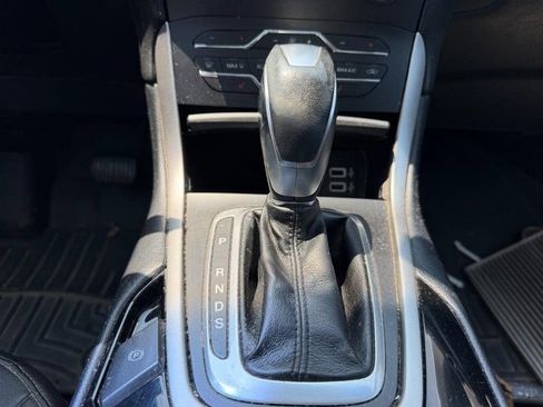 Used 2016 Ford Edge SEL w/ Equipment Group 201A FWD image 16