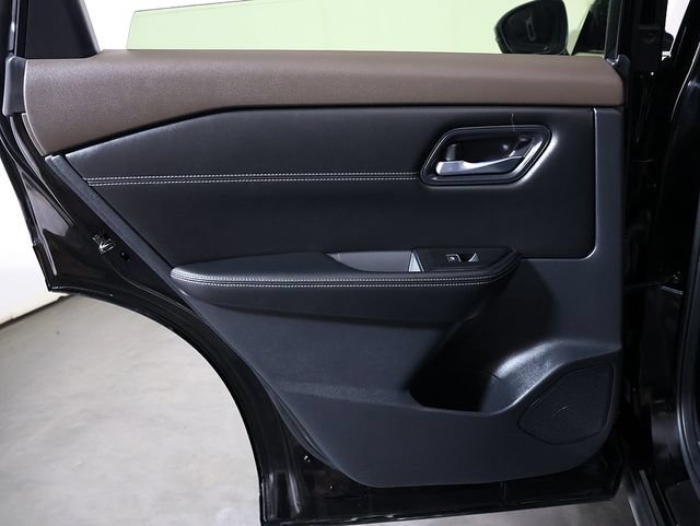 Used 2023 Nissan Rogue SL AWD/4WD image 27