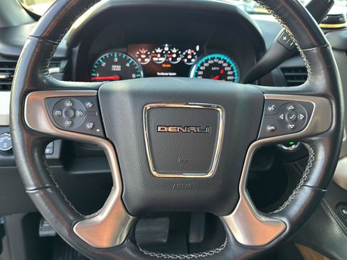 Used 2019 GMC Yukon Denali w/ Denali Ultimate Package image 18