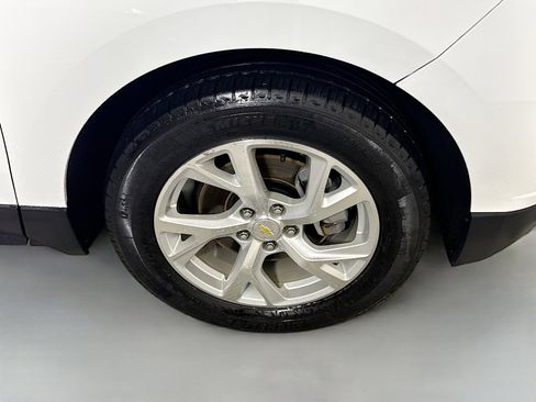 Used 2018 Chevrolet Equinox LT image 32