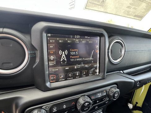 New 2023 Jeep Wrangler Unlimited Rubicon 4xe w/ Cold Weather Group image 27