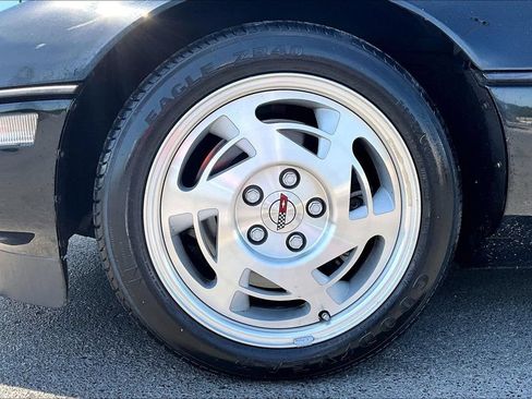Used 1990 Chevrolet Corvette ZR-1 RWD image 31