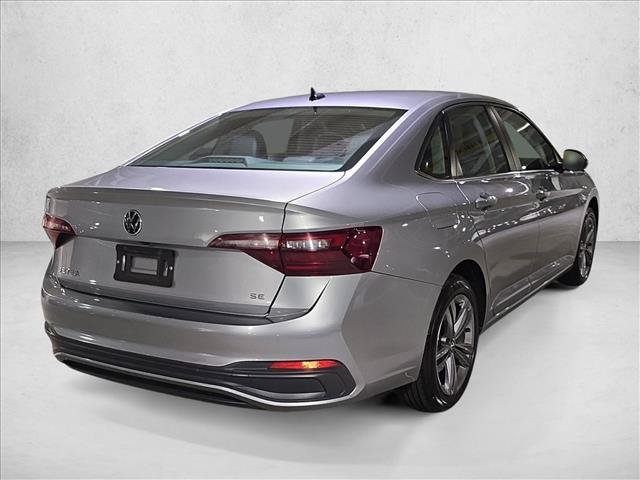 Used 2024 Volkswagen Jetta SE FWD image 5