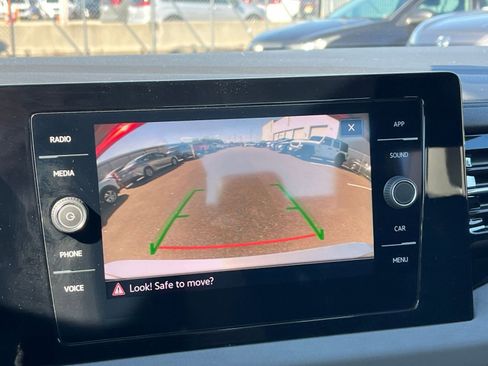 Used 2025 Volkswagen Jetta SE image 17