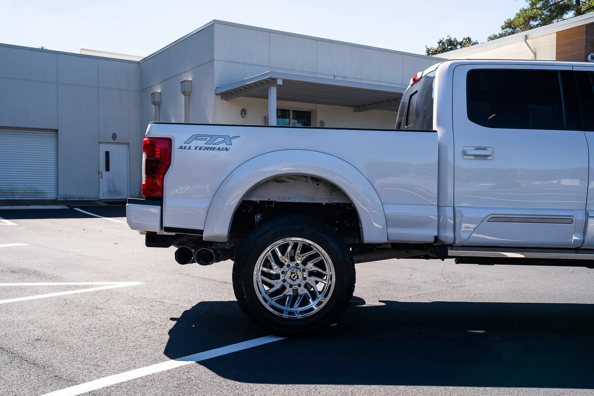 Used 2019 Ford F250 Lariat w/ Lariat Ultimate Package AWD/4WD image 10