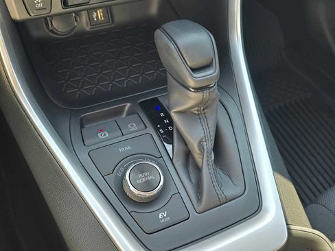 Certified 2025 Toyota RAV4 XLE w/ Convenience Package image 26