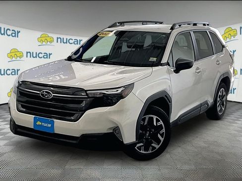 Used 2025 Subaru Forester Premium AWD/4WD image 3