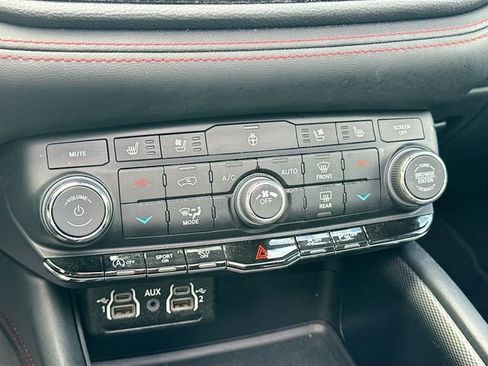 Used 2024 Dodge Durango GT image 18