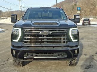 Used 2024 Chevrolet Silverado 2500 LT w/ Midnight Edition video 2