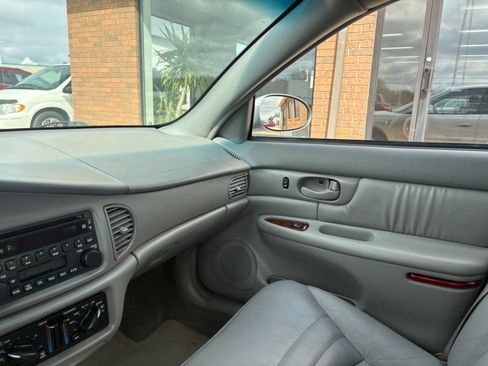 Used 2004 Buick Century Custom image 21