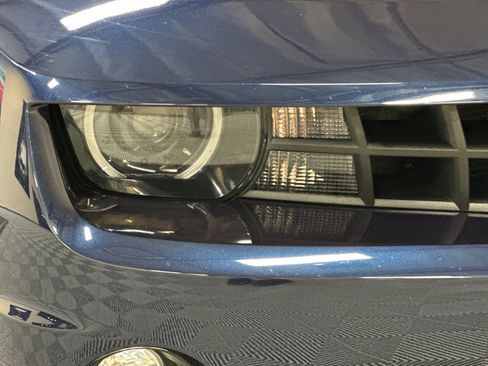 Used 2011 Chevrolet Camaro SS image 40