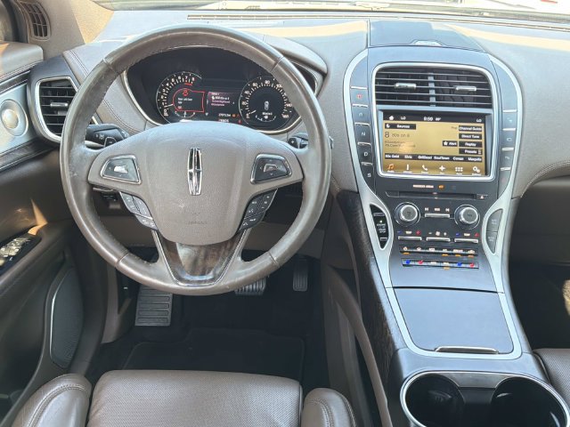 Used 2016 Lincoln MKX Reserve w/ Luxury Package FWD image 23