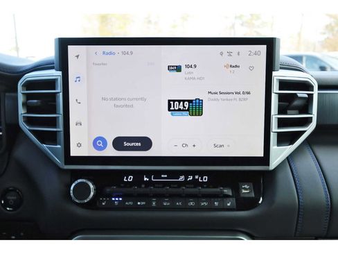 Used 2025 Toyota Sequoia Platinum image 21