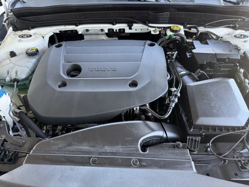 Used 2025 Volvo XC40 B5 Plus w/ Protection Package Premier AWD/4WD image 44