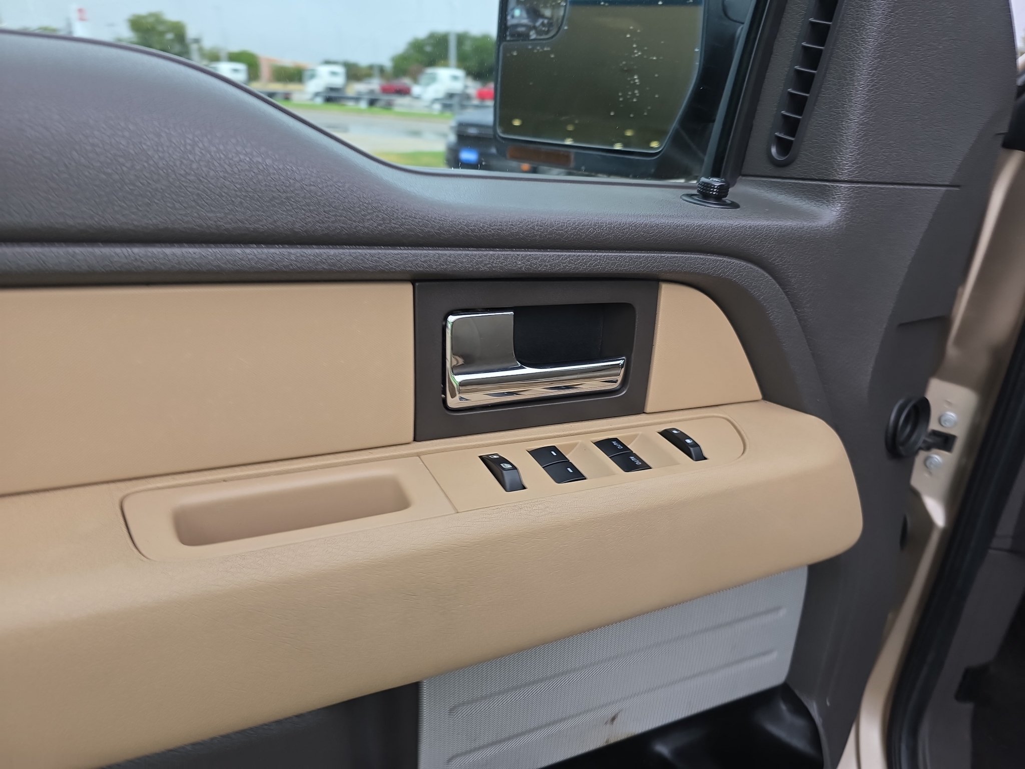 Used 2014 Ford F150 XLT w/ Equipment Group 302A Luxury RWD image 16