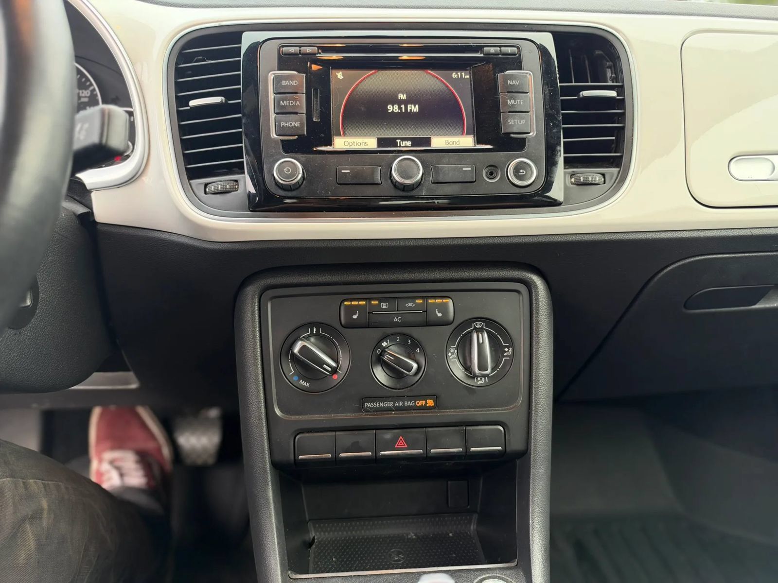 Used 2012 Volkswagen Beetle 2.5 FWD image 12