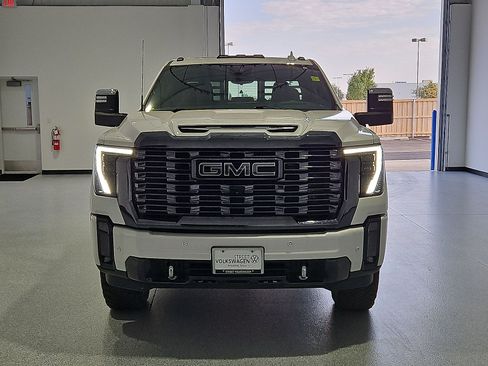 Used 2024 GMC Sierra 2500 Denali Ultimate AWD/4WD image 3
