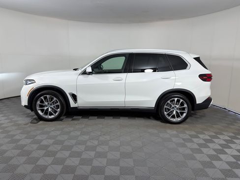 Used 2026 BMW X5 sDrive40i w/ Climate Comfort Package image 2