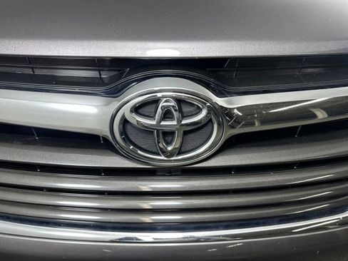 Used 2015 Toyota Highlander XLE image 9