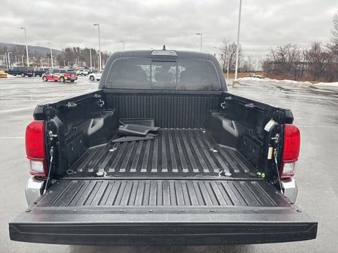 Used 2018 Toyota Tacoma SR5 image 16