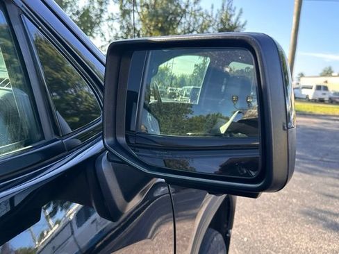 Used 2021 GMC Sierra 1500 AT4 w/ AT4 Value Package AWD/4WD image 11