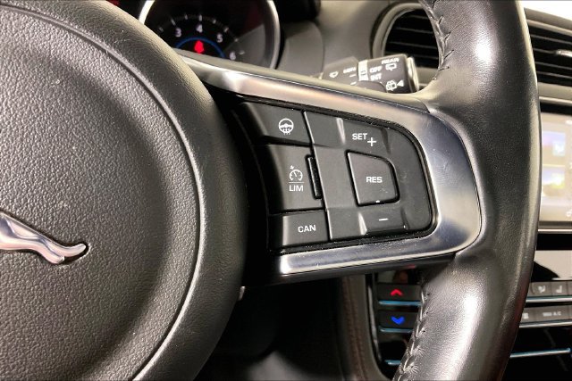 Used 2017 Jaguar F-PACE R-Sport AWD/4WD image 9