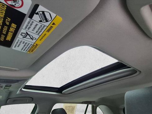 Used 2020 Toyota RAV4 XLE w/ Convenience Package FWD image 21