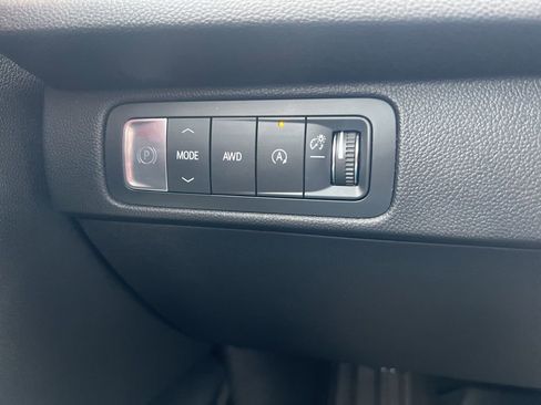 Used 2024 Chevrolet Traverse RS image 12