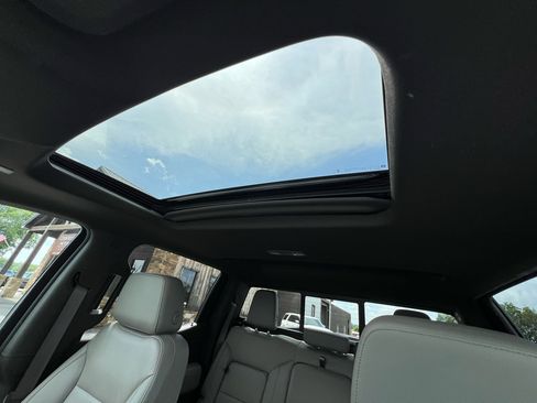 Used 2022 Chevrolet Silverado 1500 LT Trail Boss w/ Convenience Package II image 34