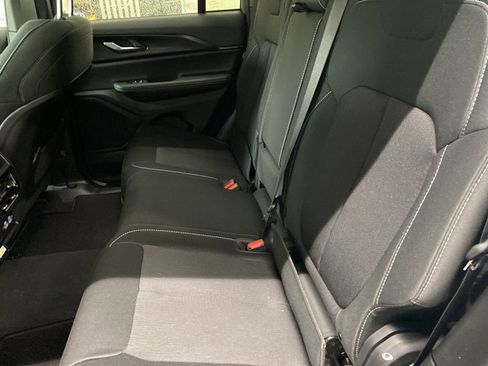 New 2025 Jeep Grand Cherokee Laredo X w/ Luxury Tech Group I image 17