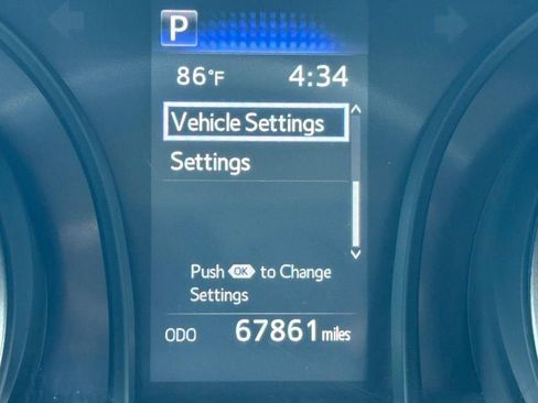 Used 2023 Toyota Camry SE image 18