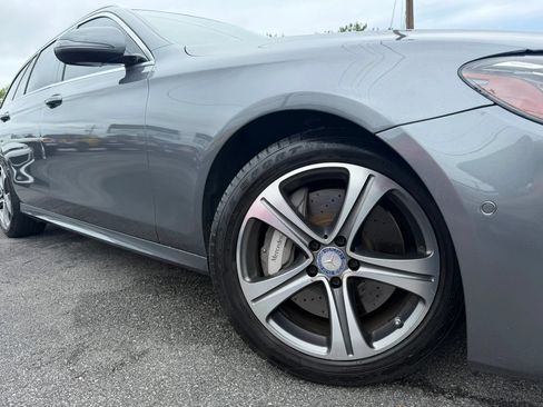 Used 2017 Mercedes-Benz E 400 4MATIC Wagon image 9