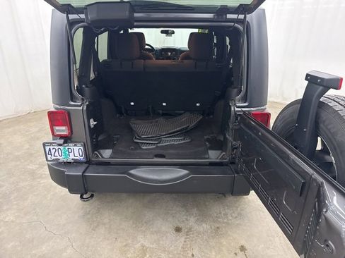 Used 2018 Jeep Wrangler Unlimited Sport w/ Connectivity Group image 20