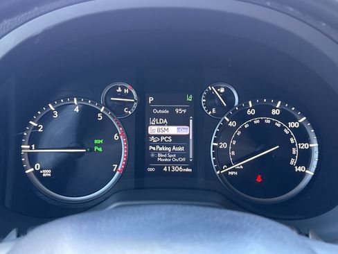 Used 2023 Lexus GX 460 Premium w/ Accessory Package AWD/4WD image 24