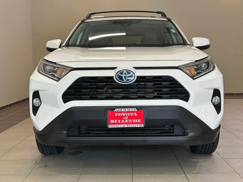 Certified 2020 Toyota RAV4 XLE w/ Convenience Package AWD/4WD image 10