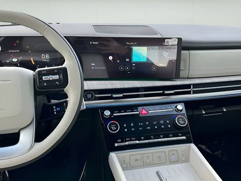 Used 2025 Hyundai Santa Fe Calligraphy image 18