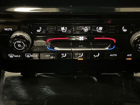 Used 2024 Jeep Grand Cherokee Limited 4xe w/ Luxury Tech Group II image 8