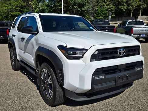 Used 2025 Toyota 4Runner SR5 AWD/4WD image 8