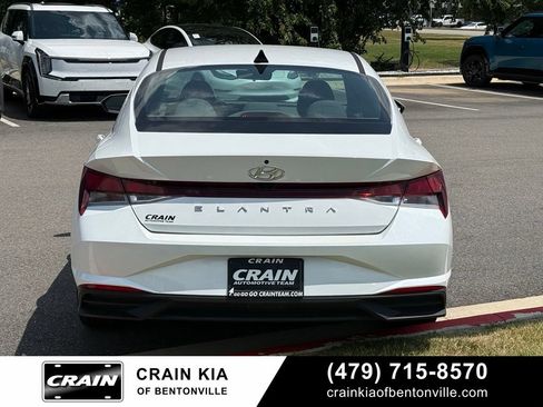 Used 2023 Hyundai Elantra SEL FWD image 6
