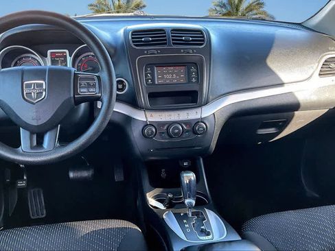 Used 2020 Dodge Journey SE w/ Blacktop Package FWD image 15
