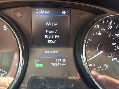 Used 2020 Nissan Rogue S FWD image 9