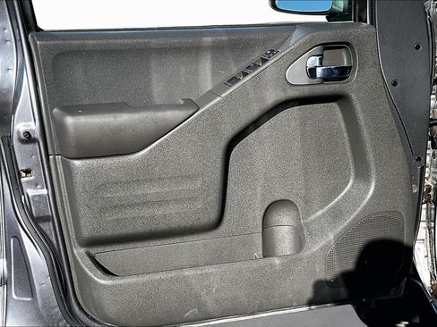 Used 2018 Nissan Frontier PRO-4X AWD/4WD image 16