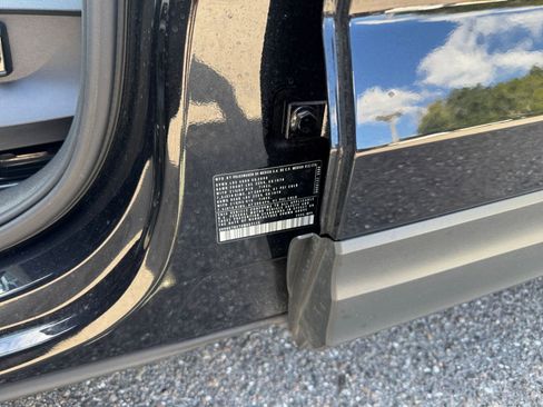 Used 2025 Volkswagen Taos SE image 29